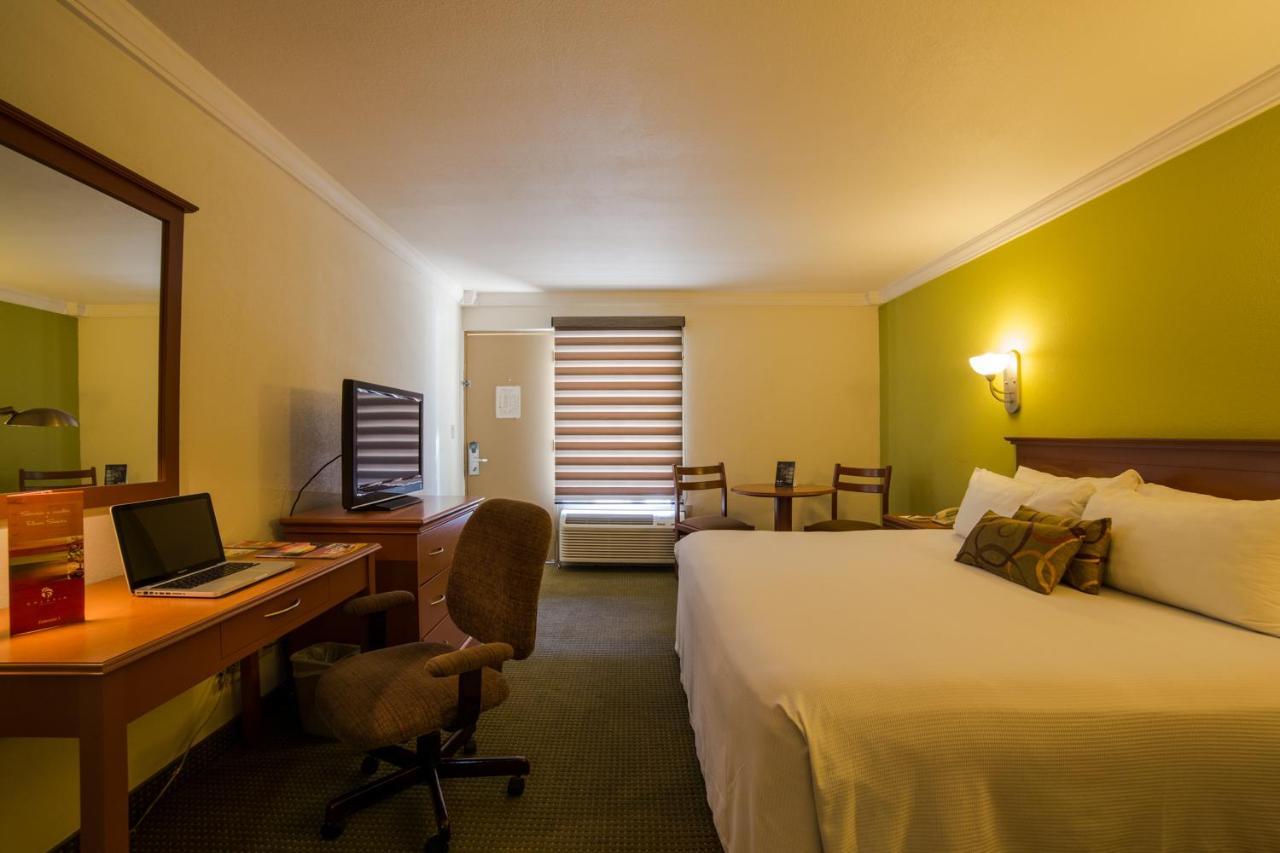 Hotel Calafia Mexicali Extérieur photo